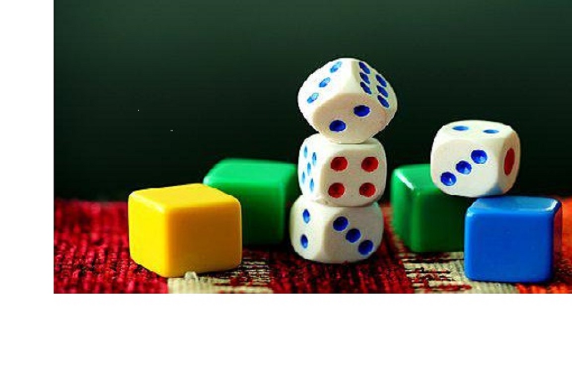 Vier Spielwürfel